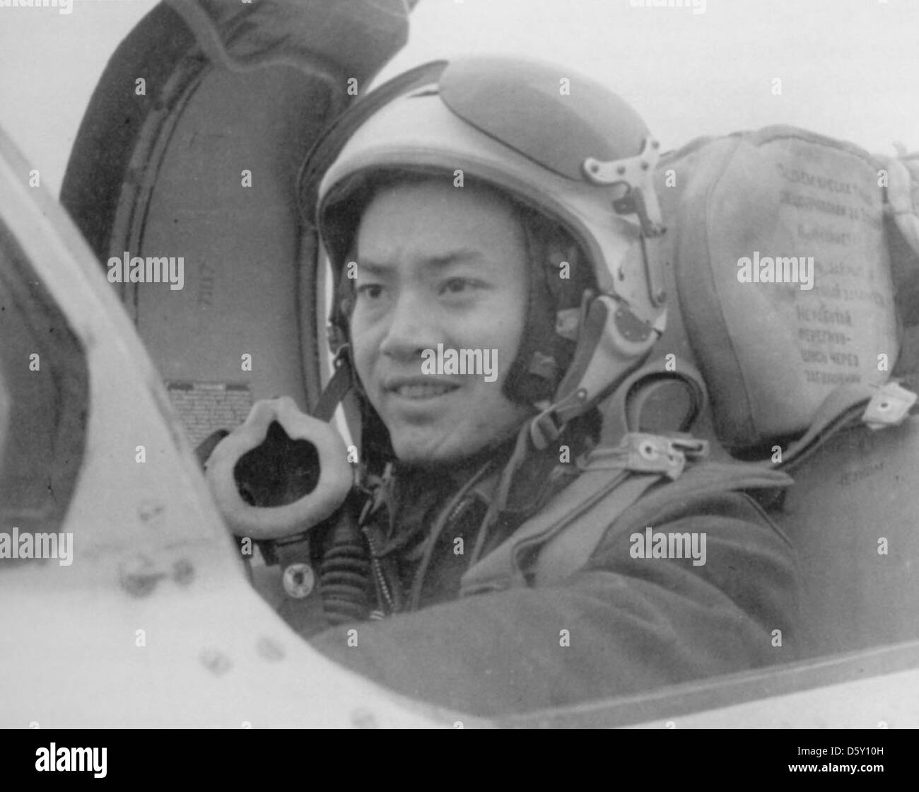 Helmet pilots Black and White Stock Photos & Images - Alamy