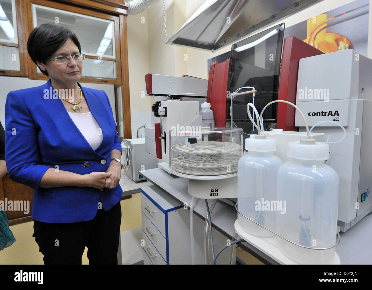 Thuringia's Premier Christine Lieberknecht  opens an Analytik Jena demonstrative laboratory at the Zelinsky Institute of Organic Chemistry of the Russian Academy of Sciences in Moscow, Russia, 08 October 2012. The Premier and a group of more than 50 managers of mid-size Thuringian businesses visit Moscow and the Ulyanovsk region until 12 October. Photo: Martin Schutt Stock Photo