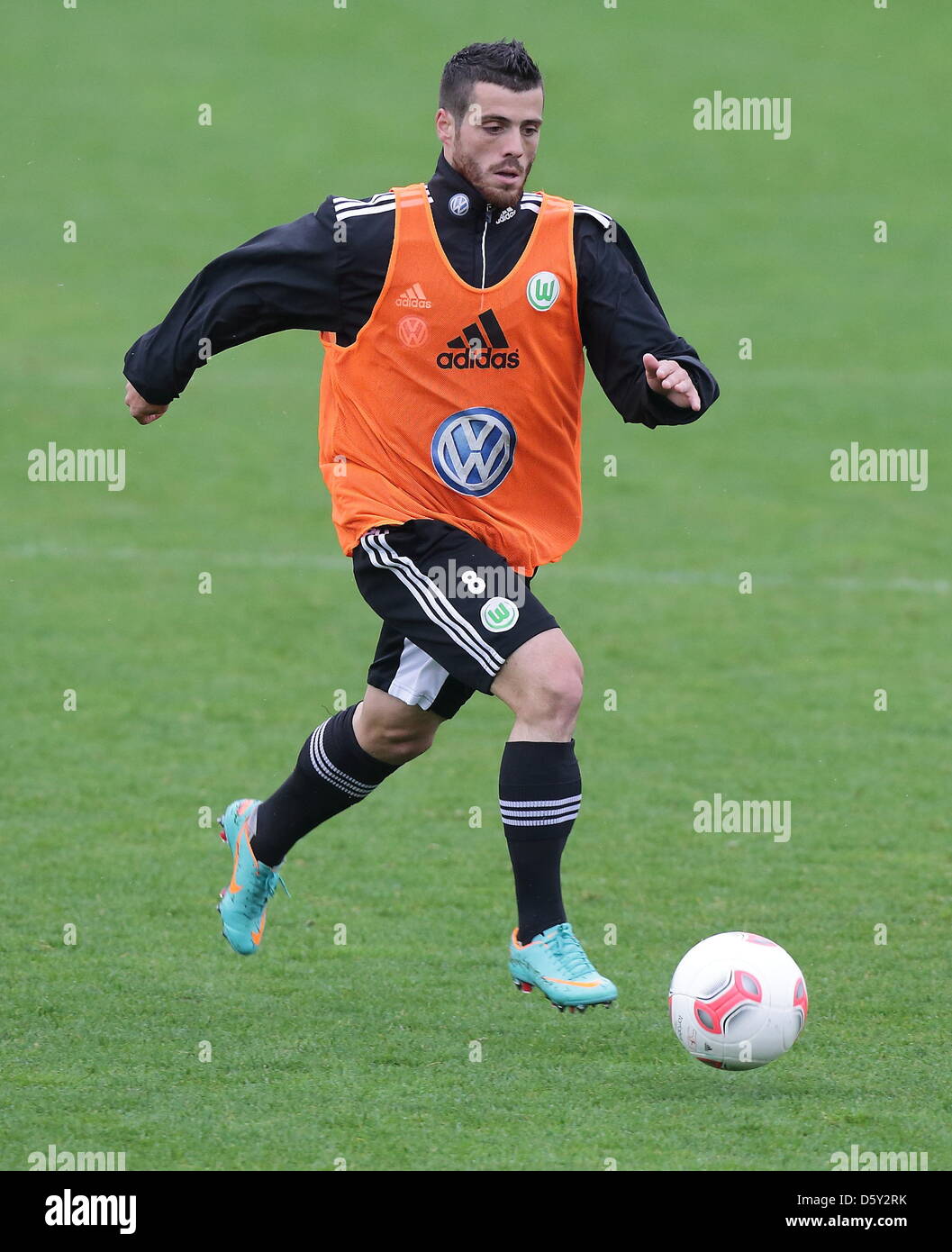 Wolfsburg's Vieirinha from Portugal plays the ball during a training session of Bundesliga soccer club VfL Wolfsburg at Volkswagen Arena in Wolfsburg, Germany, 04 October 2012. Photo: Frederik Wolf Stock Photo
