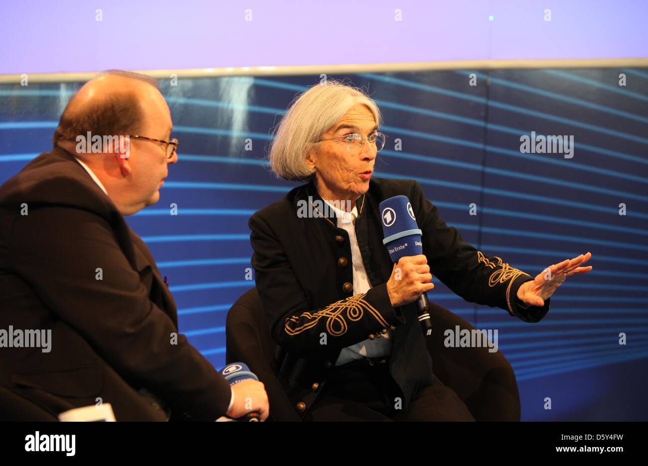 Donna leon book hi-res stock photography and images - Alamy