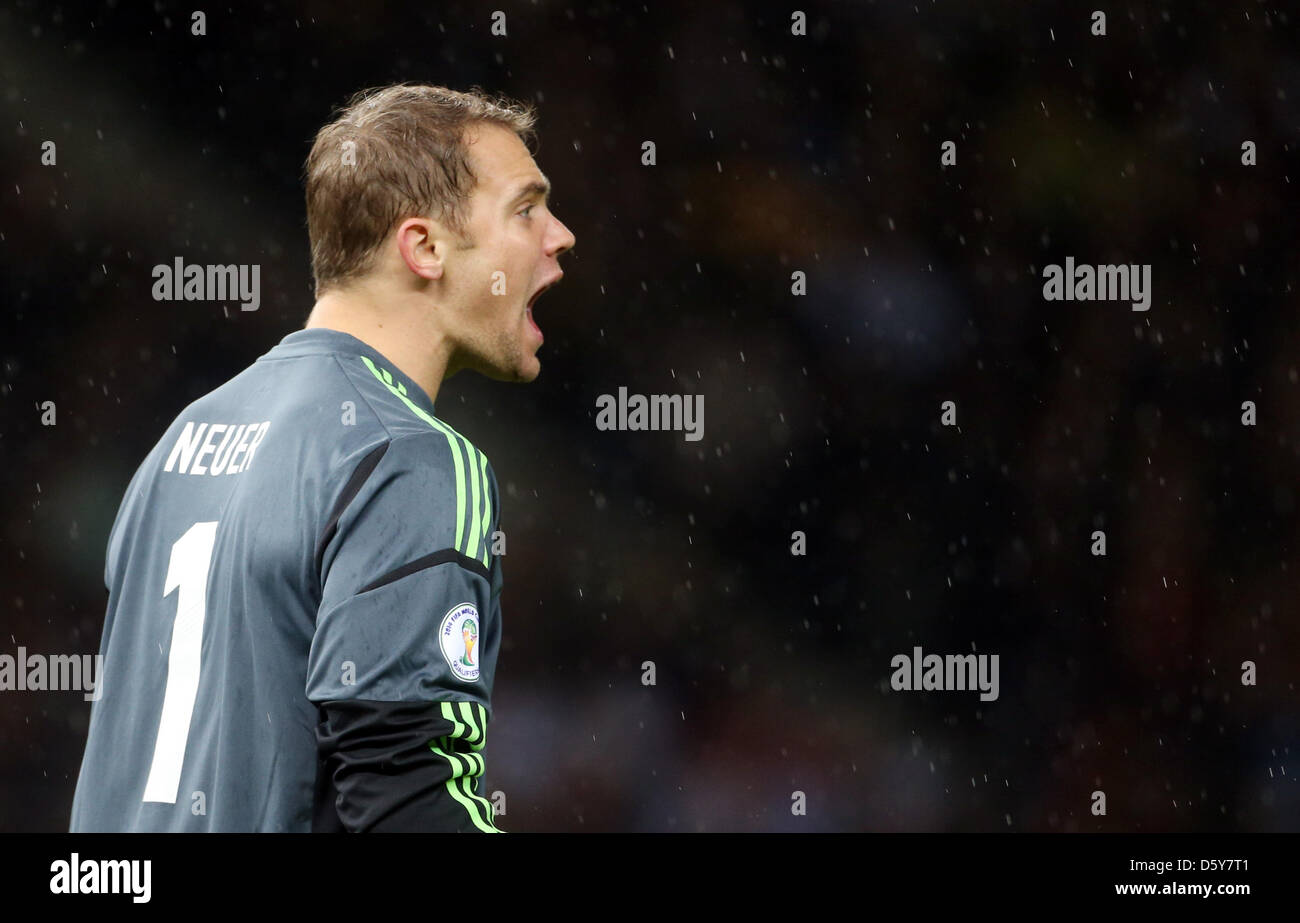 Germany's goalkeeper Manuel Neuer during the FIFA World Cup 2014 qualifying soccer match between Germany and Sweden at Olympic stadium in Berlin, Germany, 16 October 2012. Photo: Kay Nietfeld/dpa  +++(c) dpa - Bildfunk+++ Stock Photo
