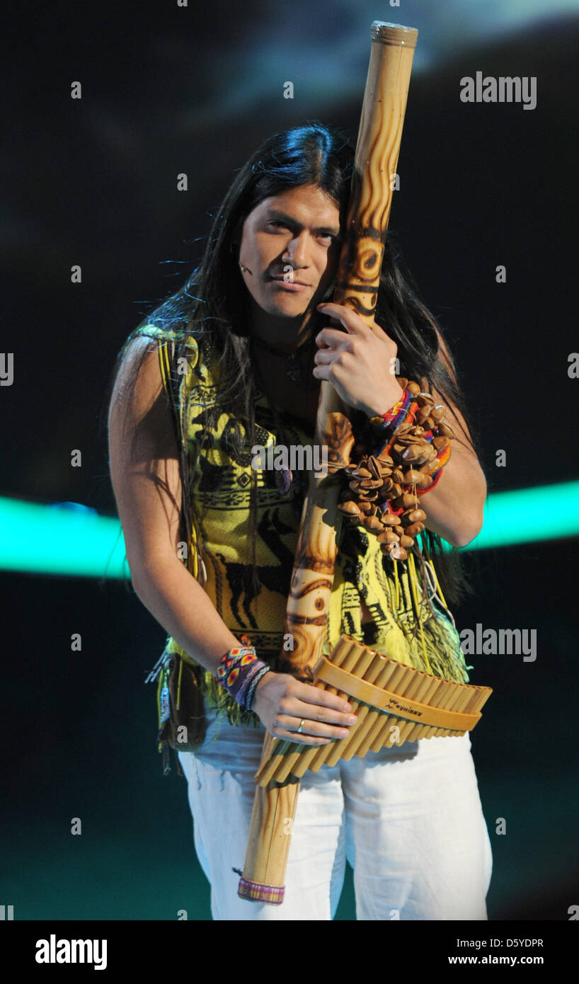 Musician Leo Rojas performs on stage during the TV show by public  broadcaster ZDF 'Willkommen bei Carmen Nebel' in Berlin, Germany, 24 March  2012. Photo: Joerg Carstensen Stock Photo - Alamy