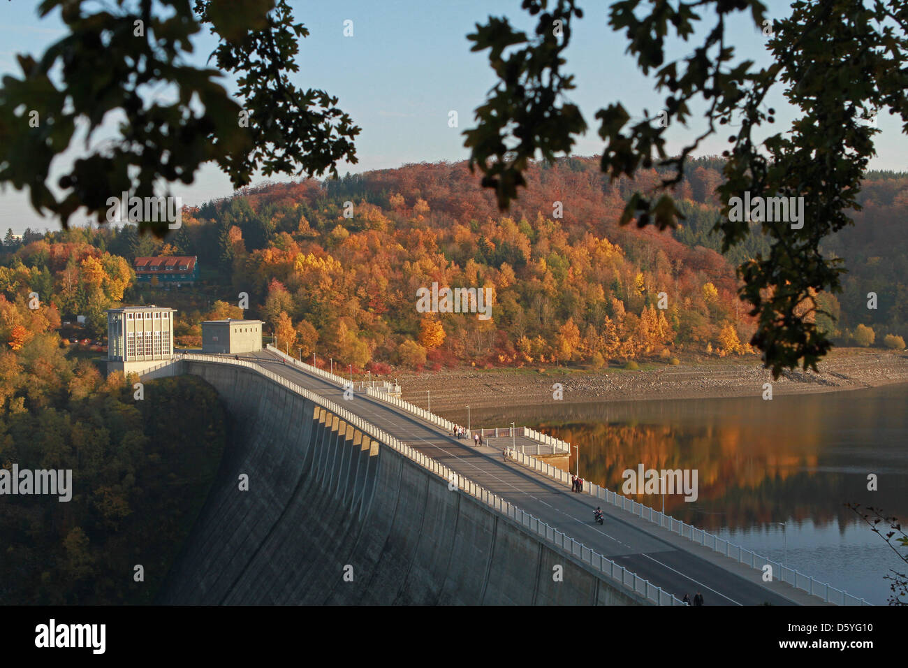 View of the dam of the Rappbodetal River Dam in Autumn near Hasselfelde, Germany, 24 October 2012. With a height of 106 metres the dam, which was built between 1952 and 1959, is the highest in Germany. Photo: Matthias Bein Stock Photo