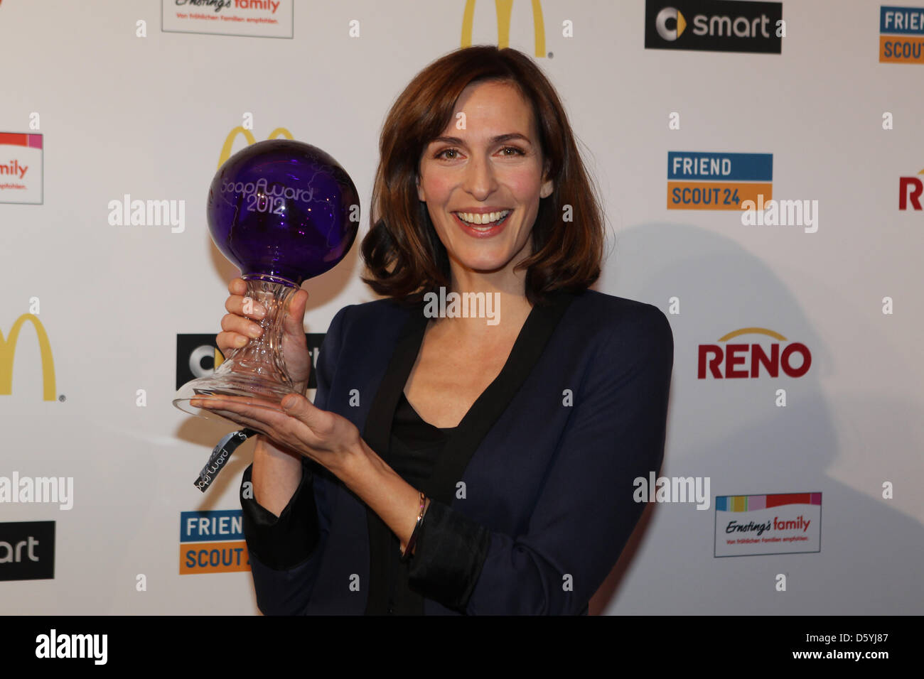 Actress Ulrike Frank receives the 'Best Series' prize for 'Gute Zeiten, Schlechte Zeiten' at the Soap Award in Berlin, Germany, 26 October 2012. Photo: Ma Nikelski Stock Photo