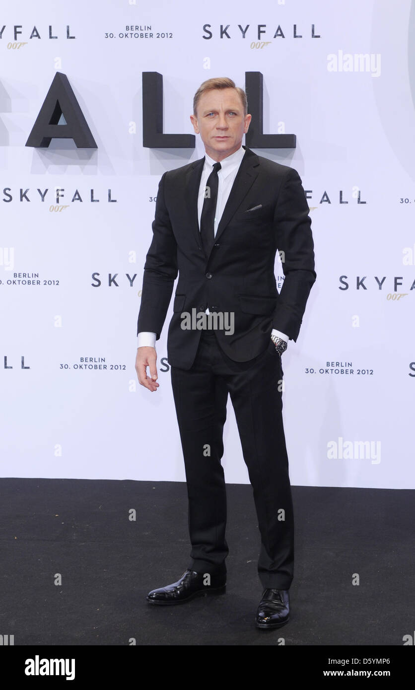James Bond Daniel Craig Skyfall Suit