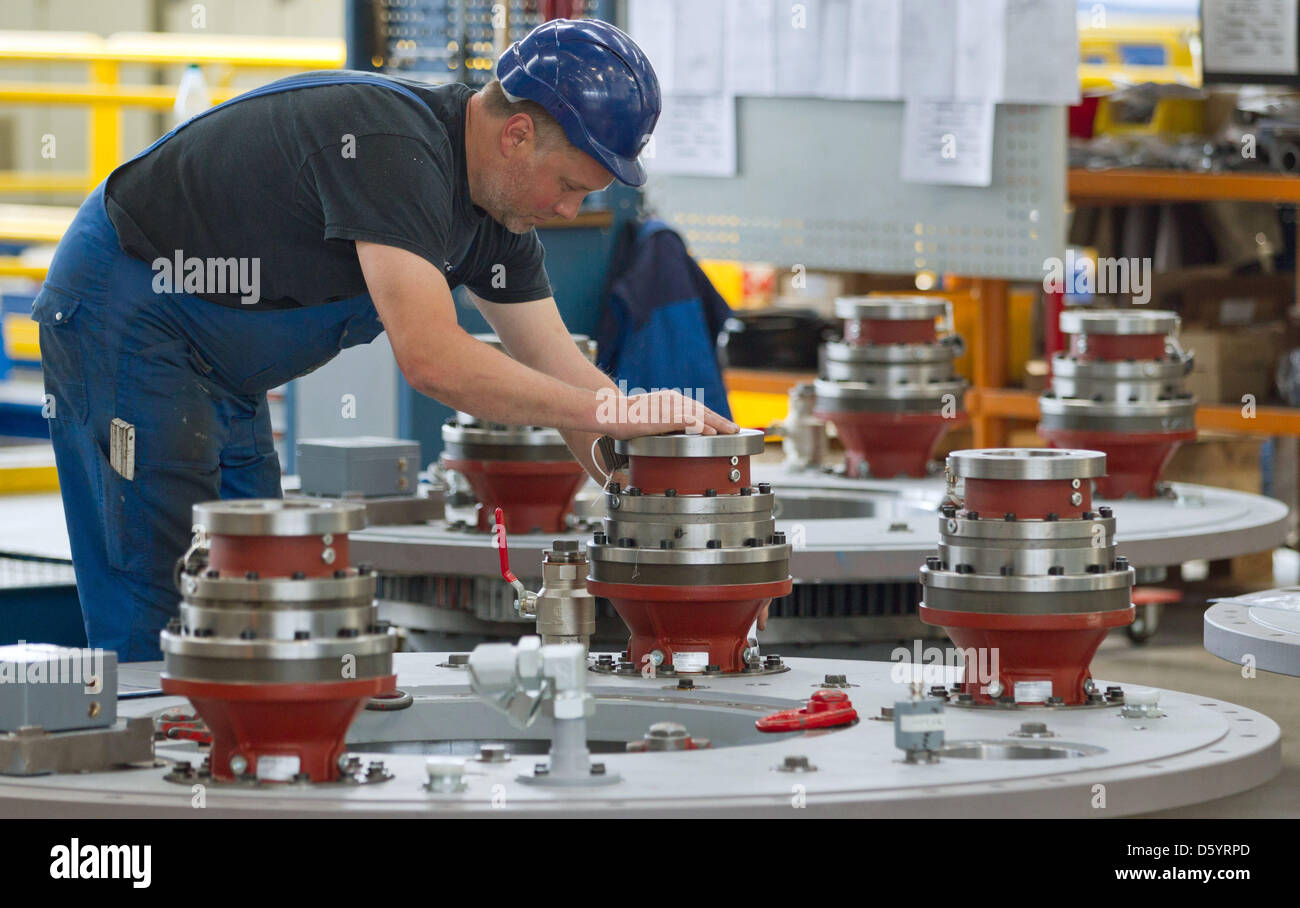 The headquarters and production of the company Schottel GmbH are