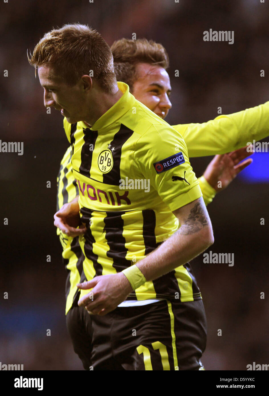 Dortmund's Marco Reus (l) celebrates his 1-0 goal with Mario Goetze during the Champions League Group D soccer match between Real Madrid and Borussia Dortmund at the Santiago Bernabeu Stadium in Madrid, Spain, 6 November 2012. Photo: Fabian Stratenschulte/dpa  +++(c) dpa - Bildfunk+++ Stock Photo