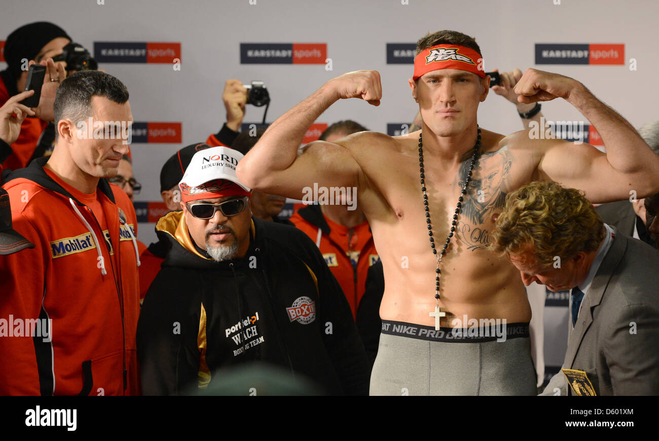 Polish heavy-weight boxer Mariusz Wach poses for photographers during the  official weigh-in in Hamburg, Germany, 09 November 2012. Polish boxer  Mariusz Wach will challenge Ukranian world champion boxer Wladimir  Klitschko for the