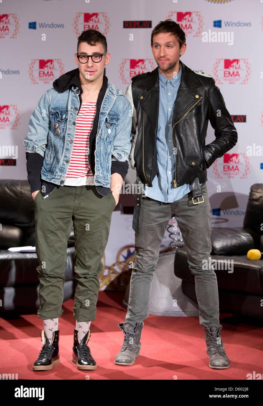 Jack Antonoff and Andrew Dost (R) from the American indie pop band Fun pose  during the MTV press conference in Frankfurt, Germany, 10 november 2012.  The MTV European Music awards show will