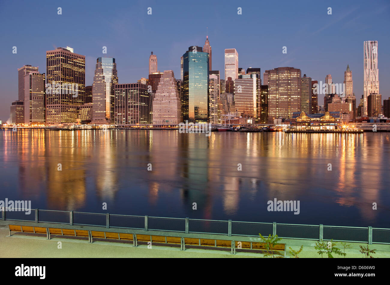 DOWNTOWN SKYLINE EAST RIVER MANHATTAN NEW YORK CITY USA Stock Photo - Alamy