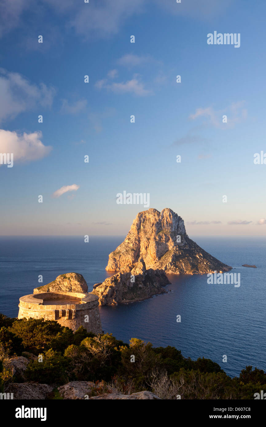 Es Vedrà and Es Vedranell islots from Torre des Savinar, Sant Josep de Sa Talaia, Ibiza, Illes Balears, Spain Stock Photo