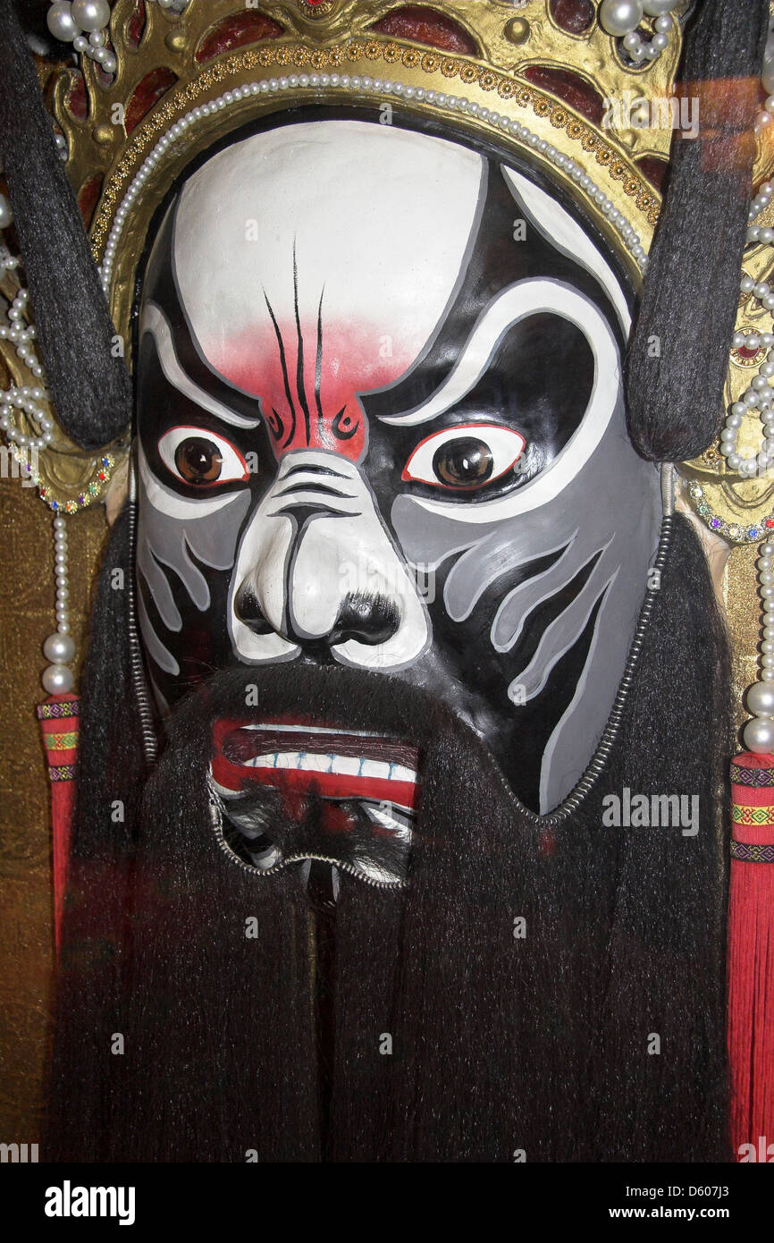 Chinese opera mask hi-res stock photography and images - Alamy