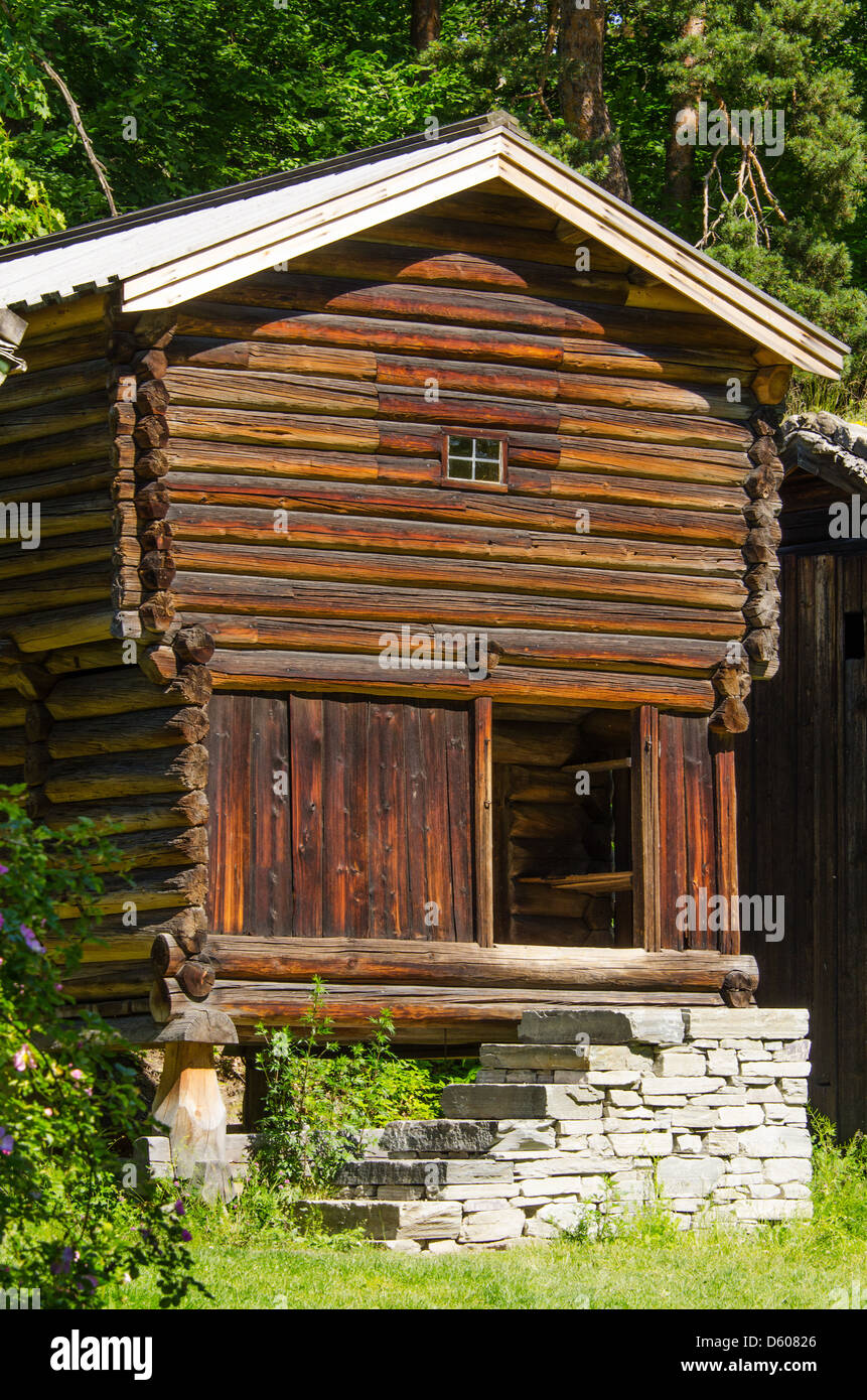 Norwegian log cabin hires stock photography and images Alamy