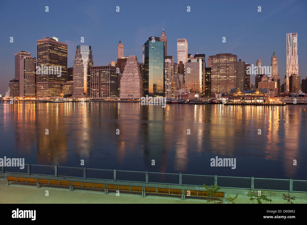 DOWNTOWN SKYLINE EAST RIVER MANHATTAN NEW YORK CITY USA Stock Photo - Alamy