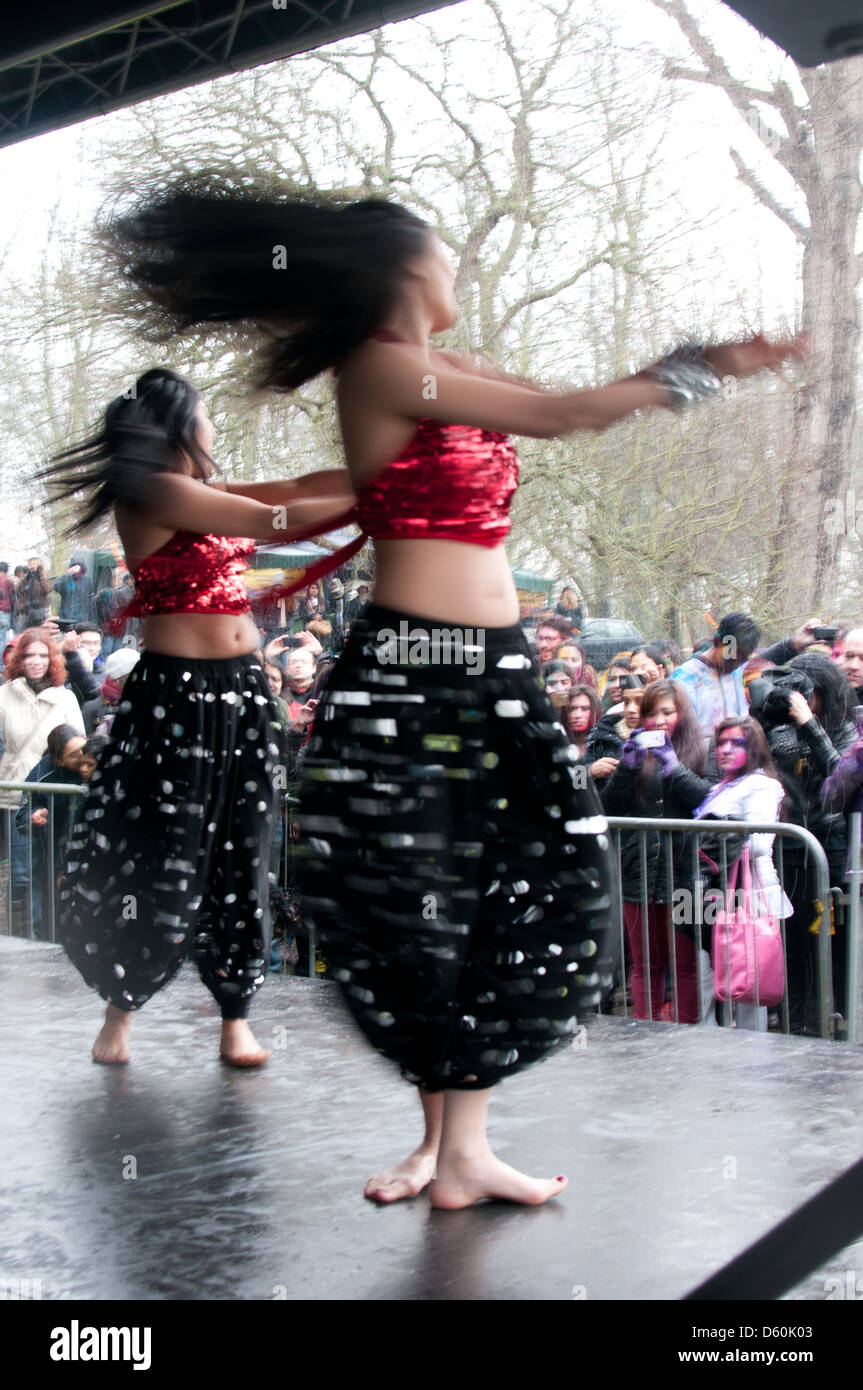Dancers at Holi Festival Twickenham Stock Photo