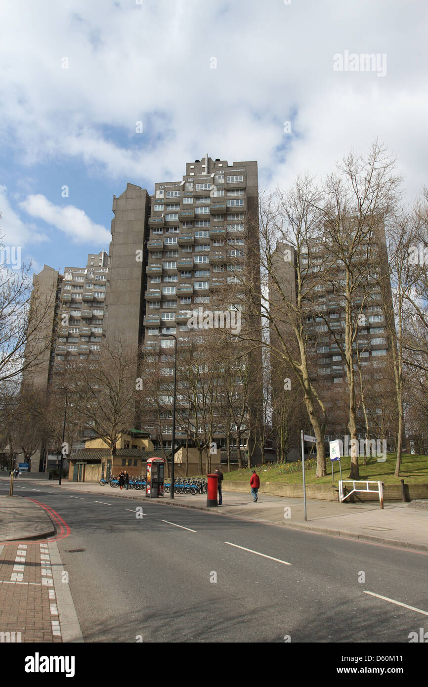 Kennington Block Council tower block hi-res stock photography and images - Alamy