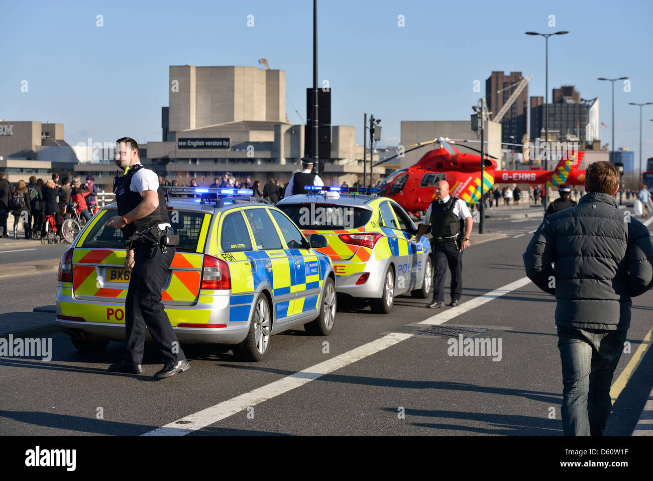London air ambulance helicopter hi-res stock photography and images - Alamy