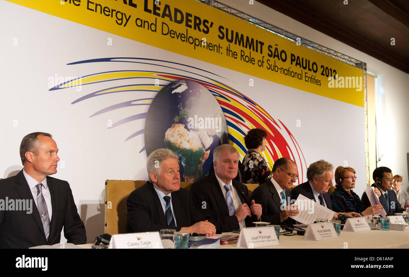 Governor of Georgia (USA) Casey Cagle (L-R), Landeshauptmann of Upper Austria Josef Puehringer, Premier of Bavaria Horst Seehofer, Governor of Sao Paulo (Brazil) Geraldo Alckmin, Premier of Quebec (Canada) Jean Charest, Premier of Westkap (South Africa Helen Zille and Vice-Governor of Shandong (China) Cai Limin are pictured at the start of the sixth government conference of Bavaria Stock Photo