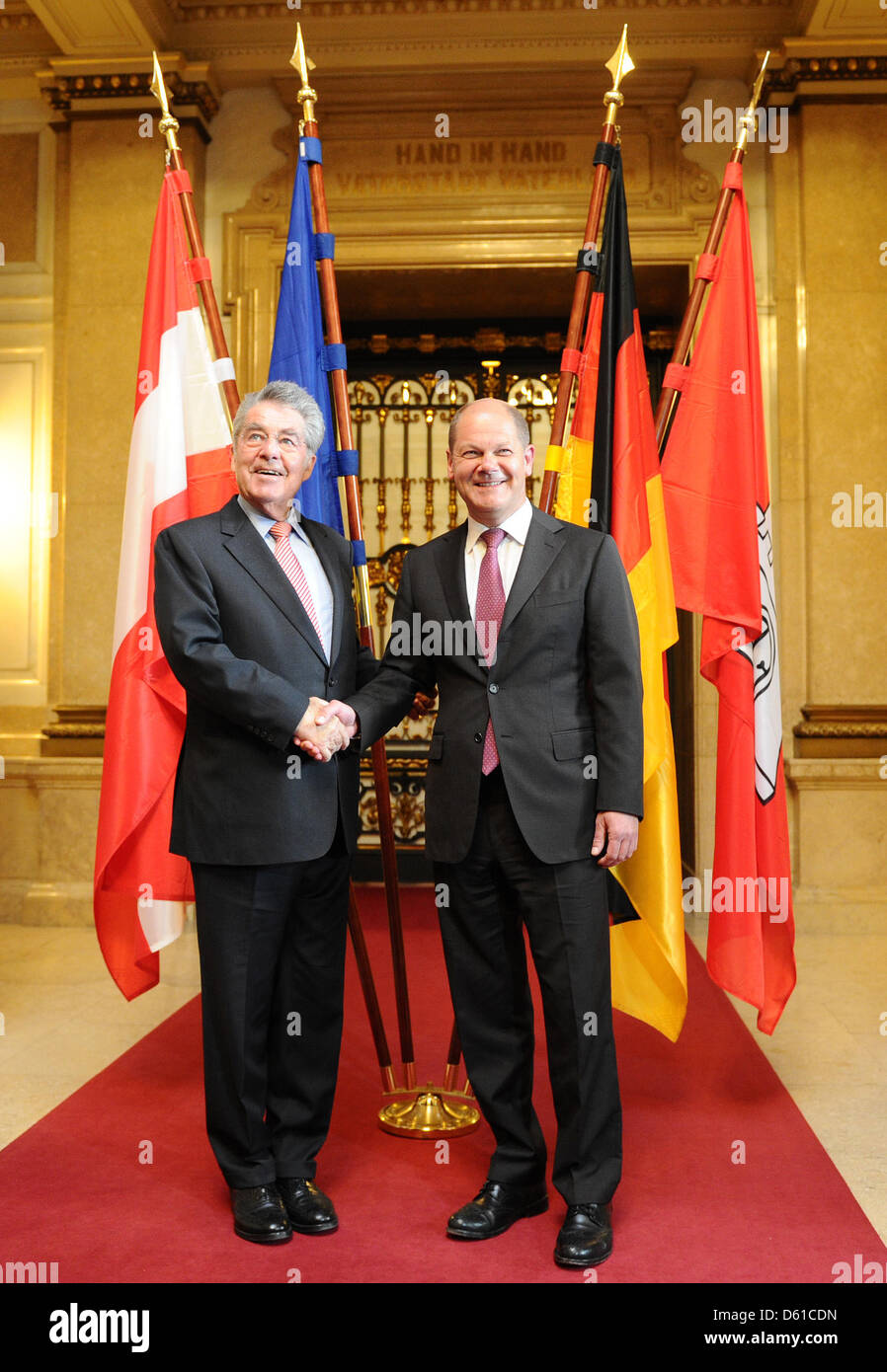 Austrian President Heinz Fischer (L) meets Hamburg Mayor Olaf Scholz at city hall in Hamburg, Germany, 16 April 2012. Photo: CHRISTIAN CHARISIUS Stock Photo