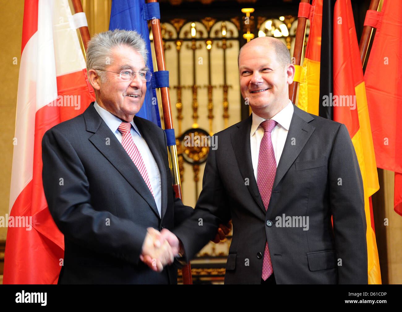 Austrian President Heinz Fischer (L) meets Hamburg Mayor Olaf Scholz at city hall in Hamburg, Germany, 16 April 2012. Photo: CHRISTIAN CHARISIUS Stock Photo