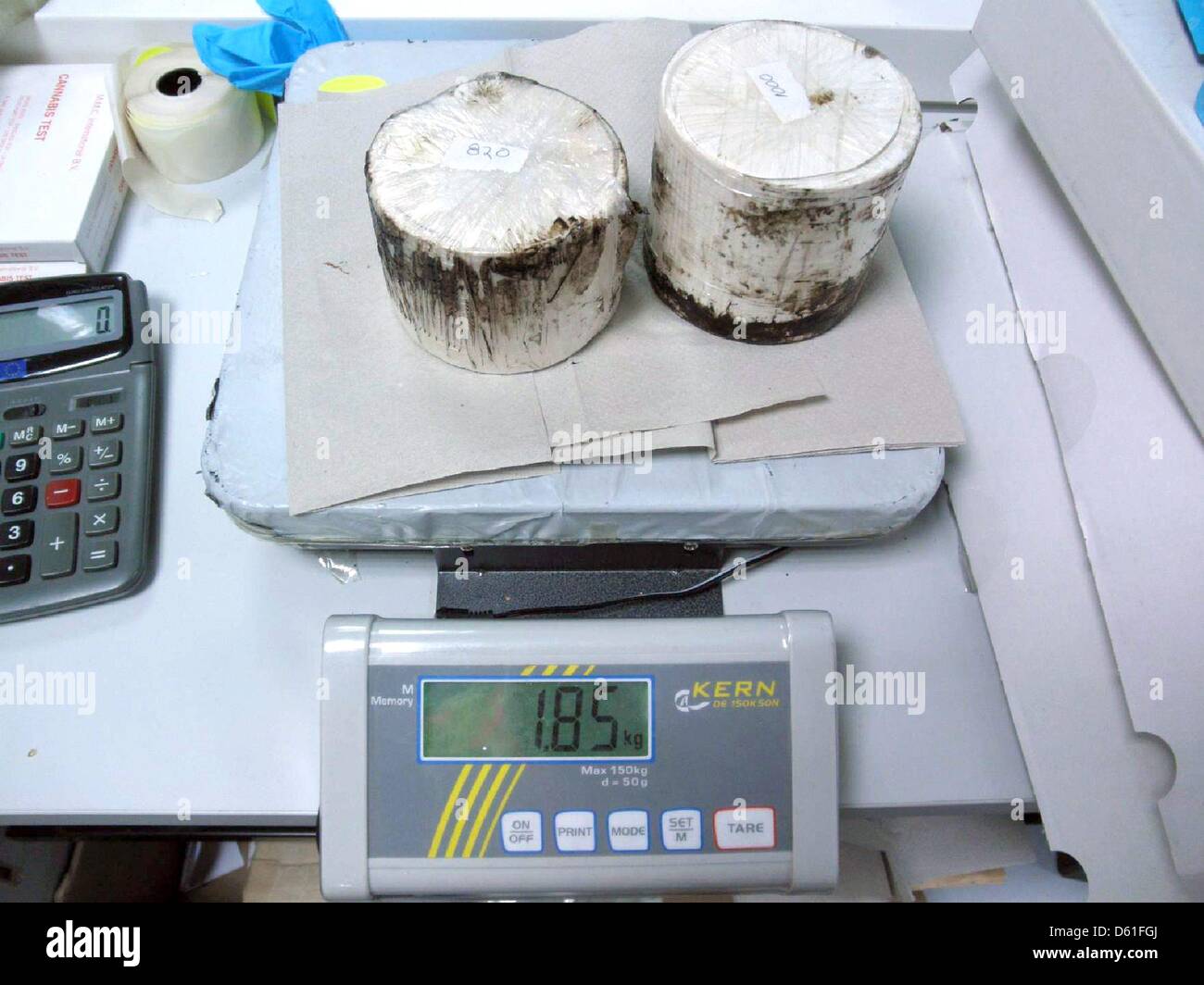 (HANDOUT) An undated handout shows 1.8 kilograms of drugs discovered by customs officers at the Leipzig/Halle airport in Leipzig, Germany. The cocaine was found when officers took apart a winch packed as air freight, according to the chief customs office in Dresden on Friday, 20 April 2012 Photo: Hauptzollamt Dresden (Dresden Chief Customs Office) Stock Photo