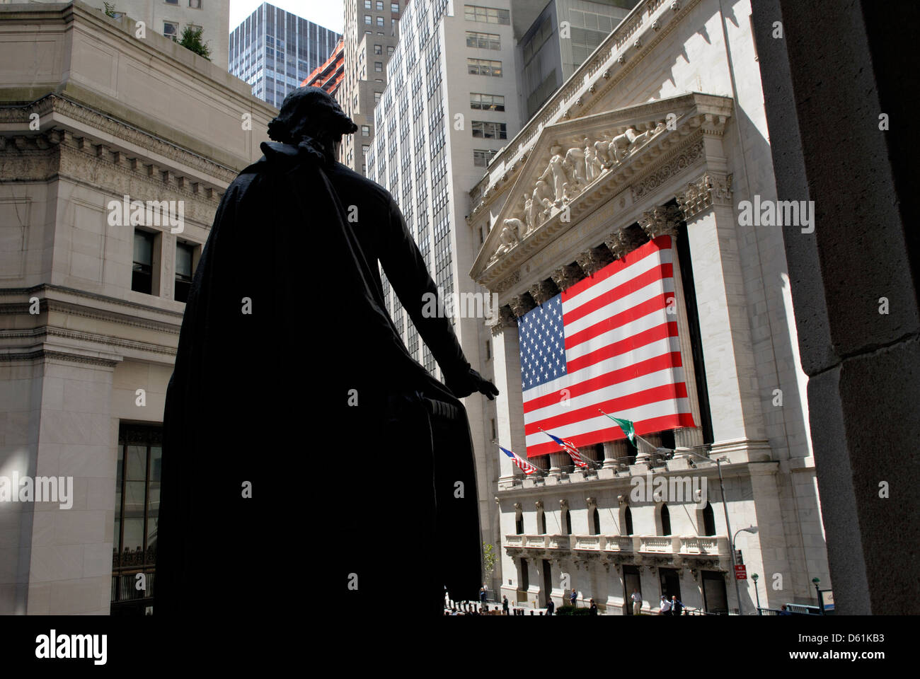 George-Washington-Memorial facing New York Stock Exchange, Wall Street, NYC, USA - Image taken from public ground Stock Photo