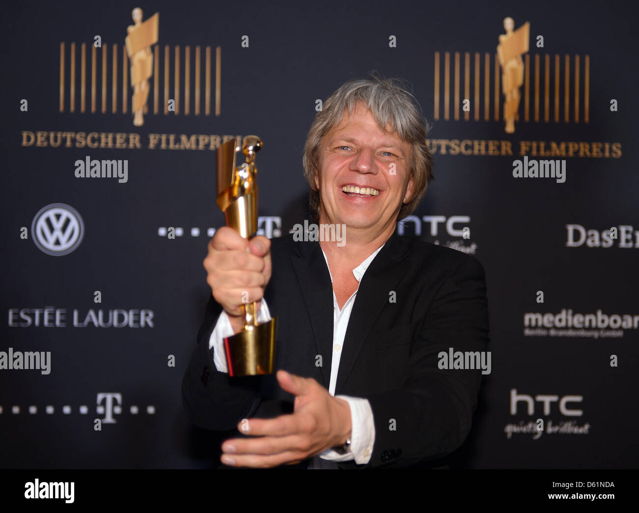 Der Regisseur Andreas Dresen freut sich am Freitag (27.04.2012) in