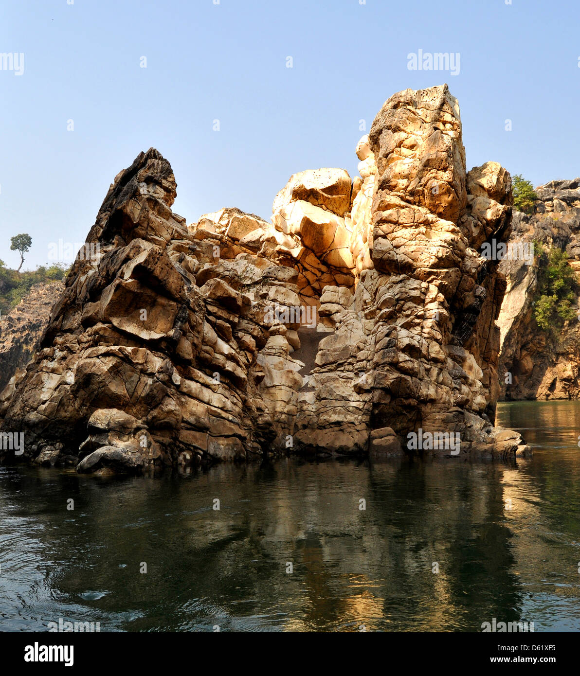 Narmada river hi-res stock photography and images - Alamy