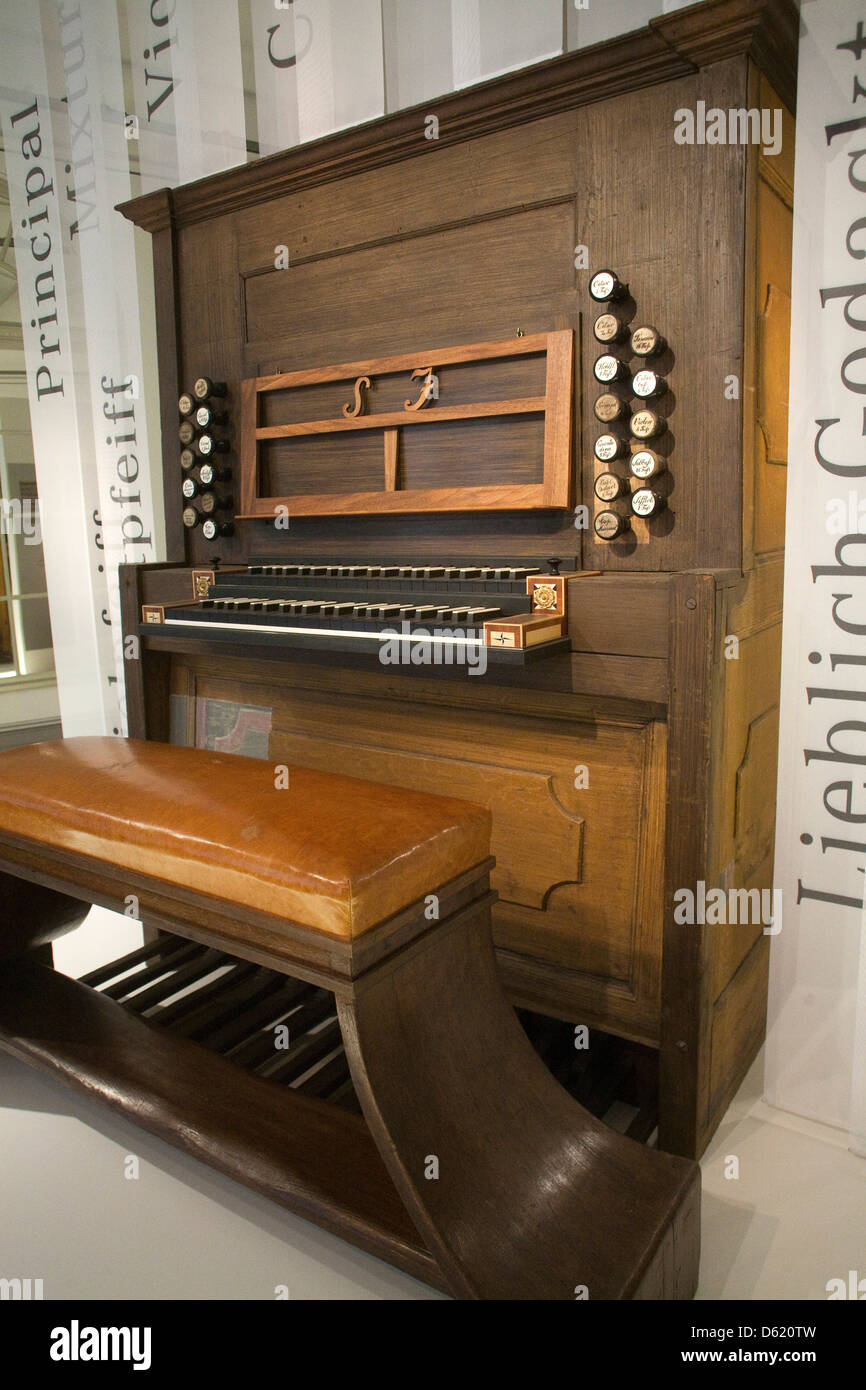 Bach organ hi-res stock photography and images - Alamy