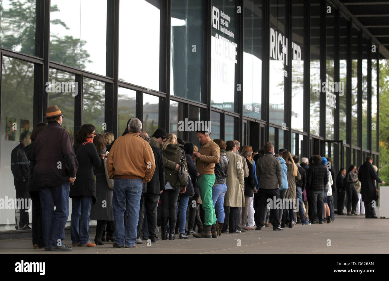Numerous visitors cue at the Neue Nationalgalerie to see the exhibition