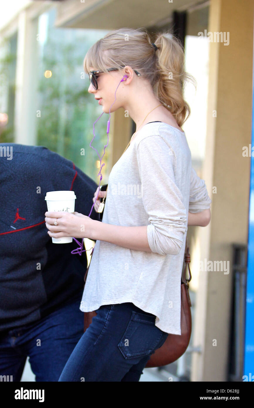 Taylor Swift gets a coffee at Starbucks in West Hollywood Los Angeles