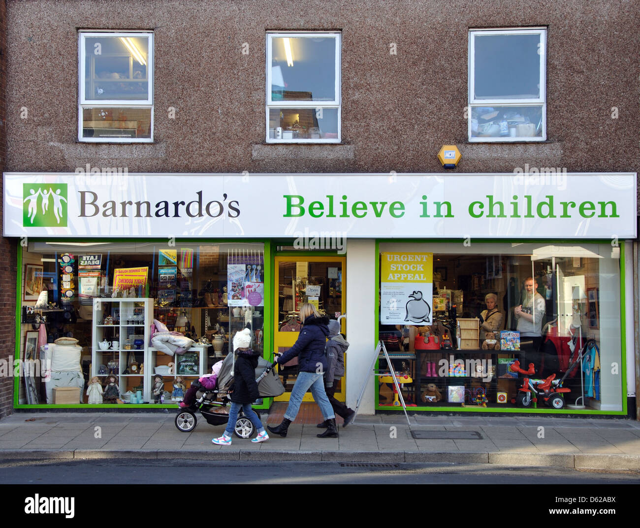Uk Charity Shop Window High Resolution Stock Photography and Images - Alamy