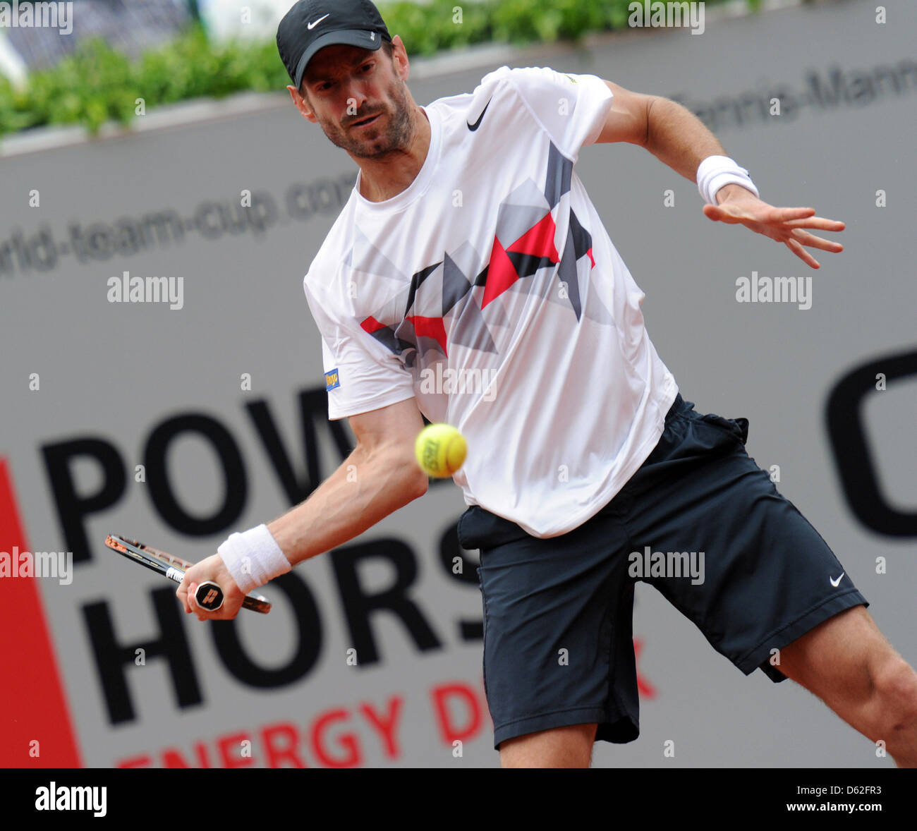 Germany's Christopher Kas plays in the double Tursunov/Kunizyn (Russia)  against Mayer/Kas (Germany) during the Tennis World Team Cup at Rochusclub  in Duesseldorf, Germany, 21 May 2012. Photo: CAROLINE SEIDEL Stock Photo -