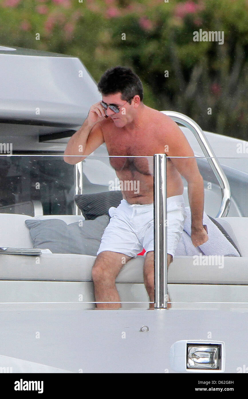 Simon Cowell relaxes on his yacht, 'Slipstream' on SaintBarthelemy
