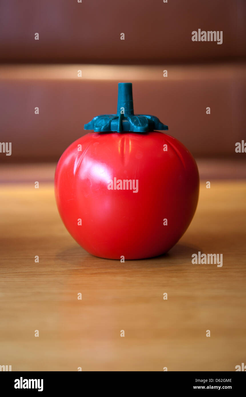 Plastic tomato ketchup bottle hires stock photography and images Alamy