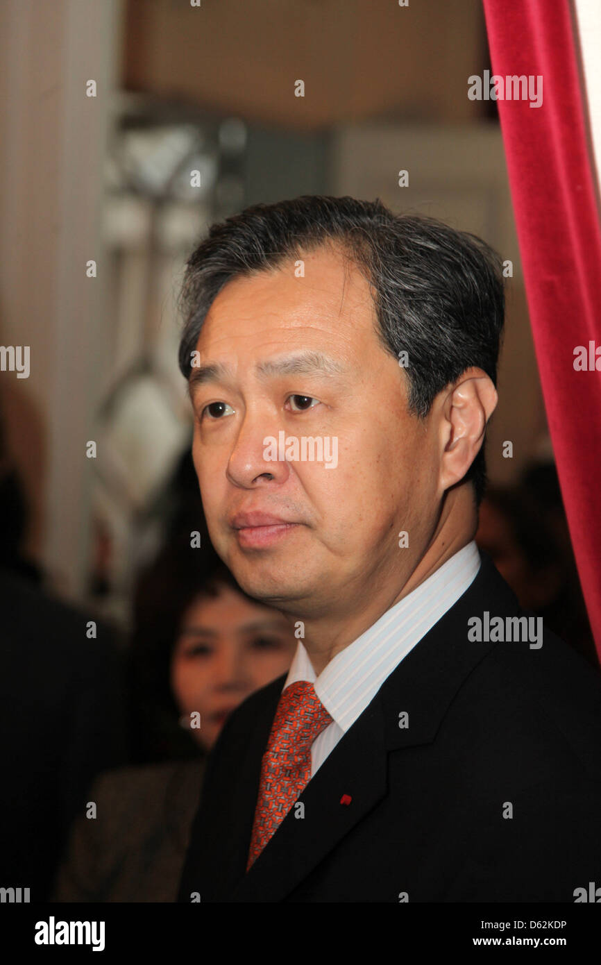 Kong Quan, Chinese Ambassador to France commemorates the 48th
