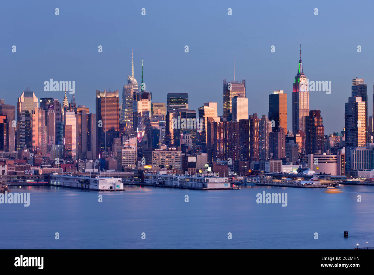 MIDTOWN SKYLINE HUDSON RIVER MANHATTAN NEW YORK CITY USA Stock Photo ...