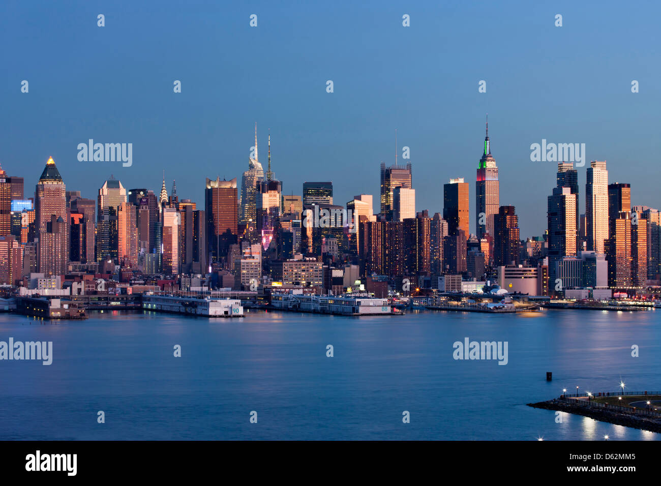 MIDTOWN SKYLINE HUDSON RIVER MANHATTAN NEW YORK CITY USA Stock Photo ...