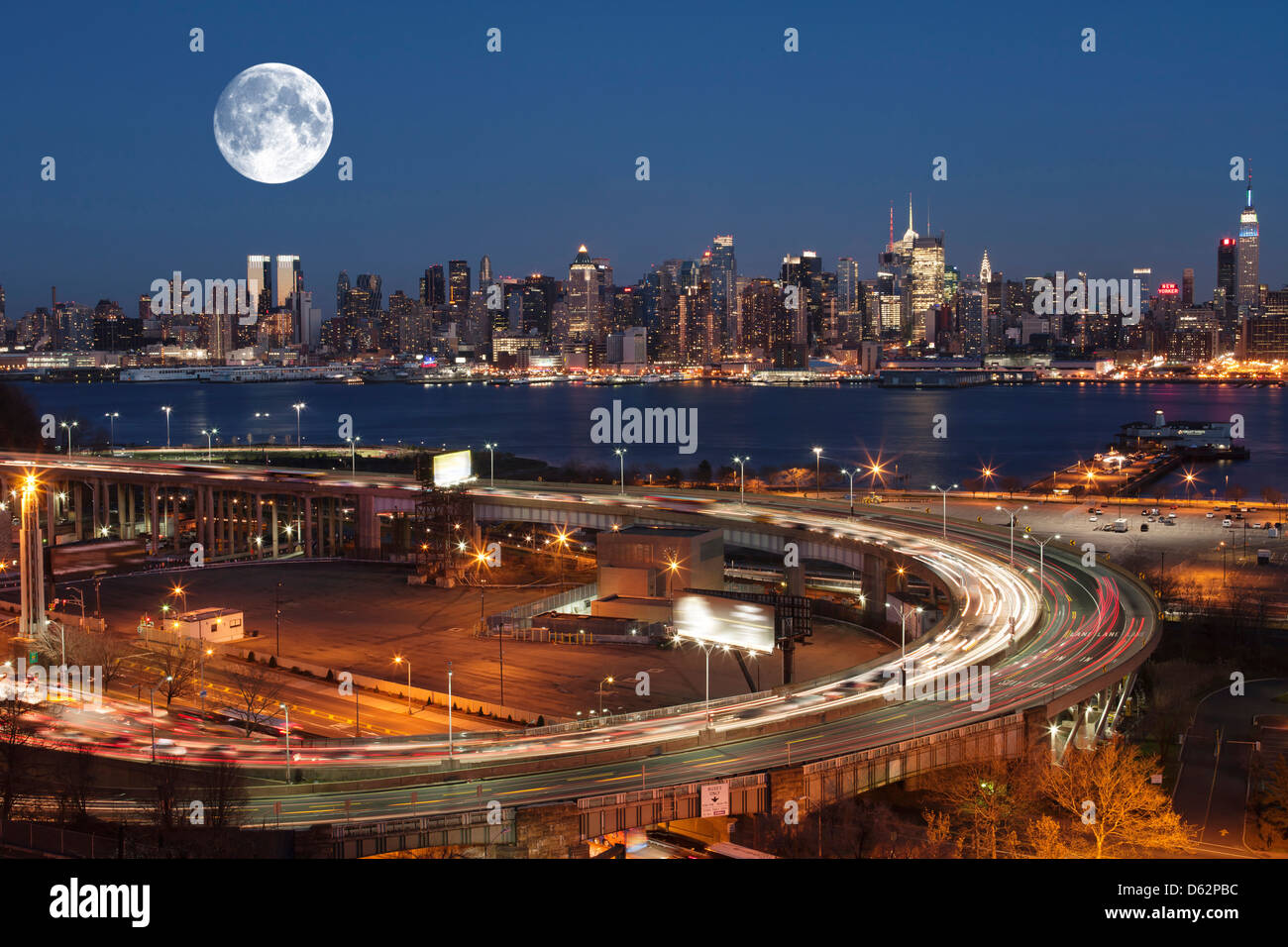 LINCOLN TUNNEL ENTRY RAMP NEW JERSEY MIDTOWN SKYLINE HUDSON RIVER
