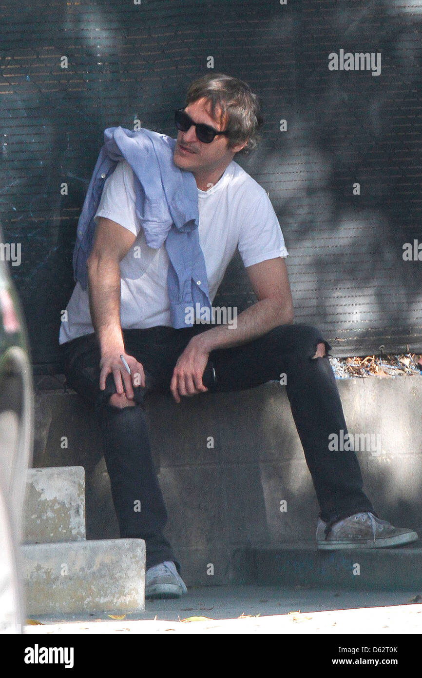 does joaquin phoenix smoke cigarettes in real life Joaquin Phoenix sitting in the shade smoking a cigarette in North Hollywood  Los Angeles, California - 06.01.12 Stock Photo