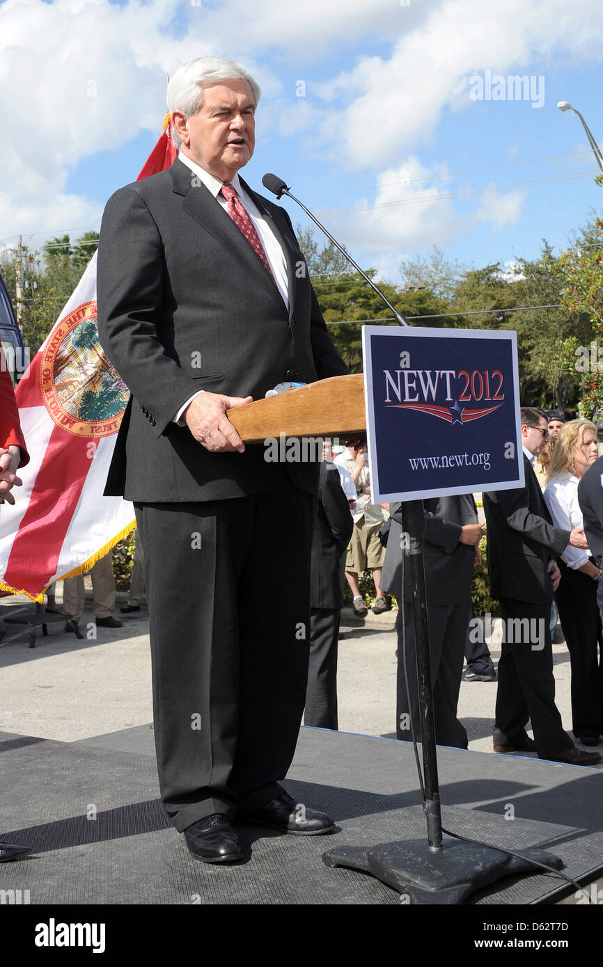 Republican Presidential Candidate Newt Gingrich Appears At A Support ...