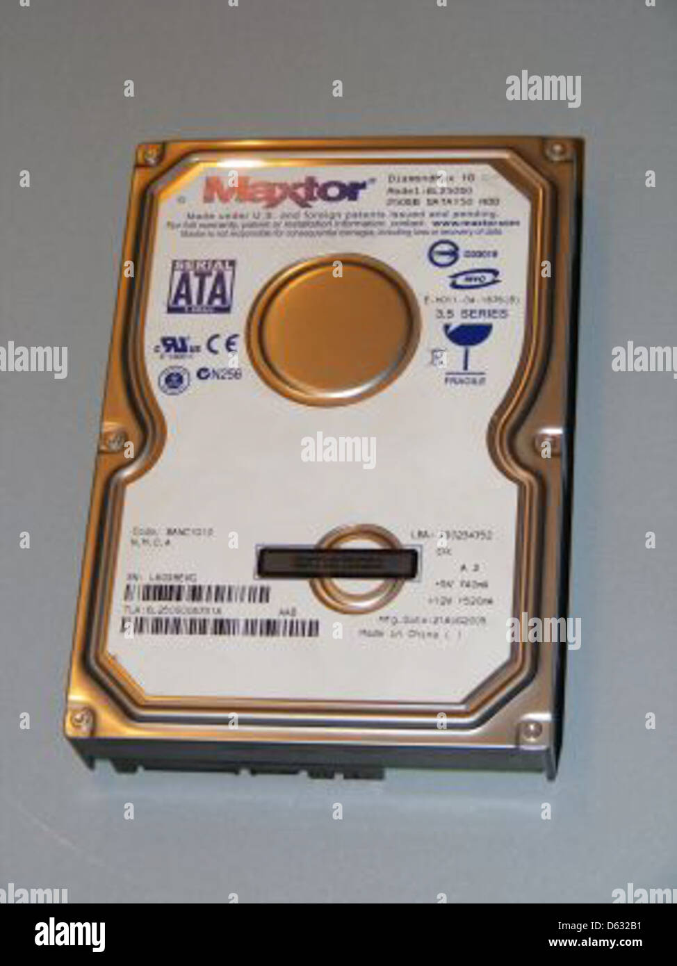 The Maxtor DiamondMax 10 250GB is a hard disk drive (HDD) featuring ...