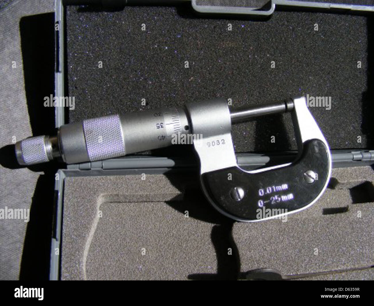 Micrometer screw gauge hires stock photography and images Alamy