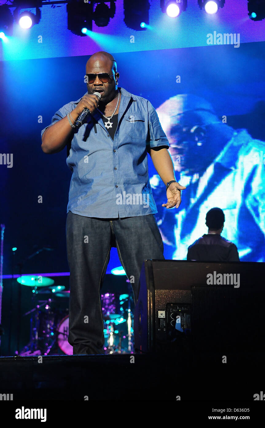 Wanya Morris Boyz II Men performs at The nd Annual Orange Drive Miami(02)