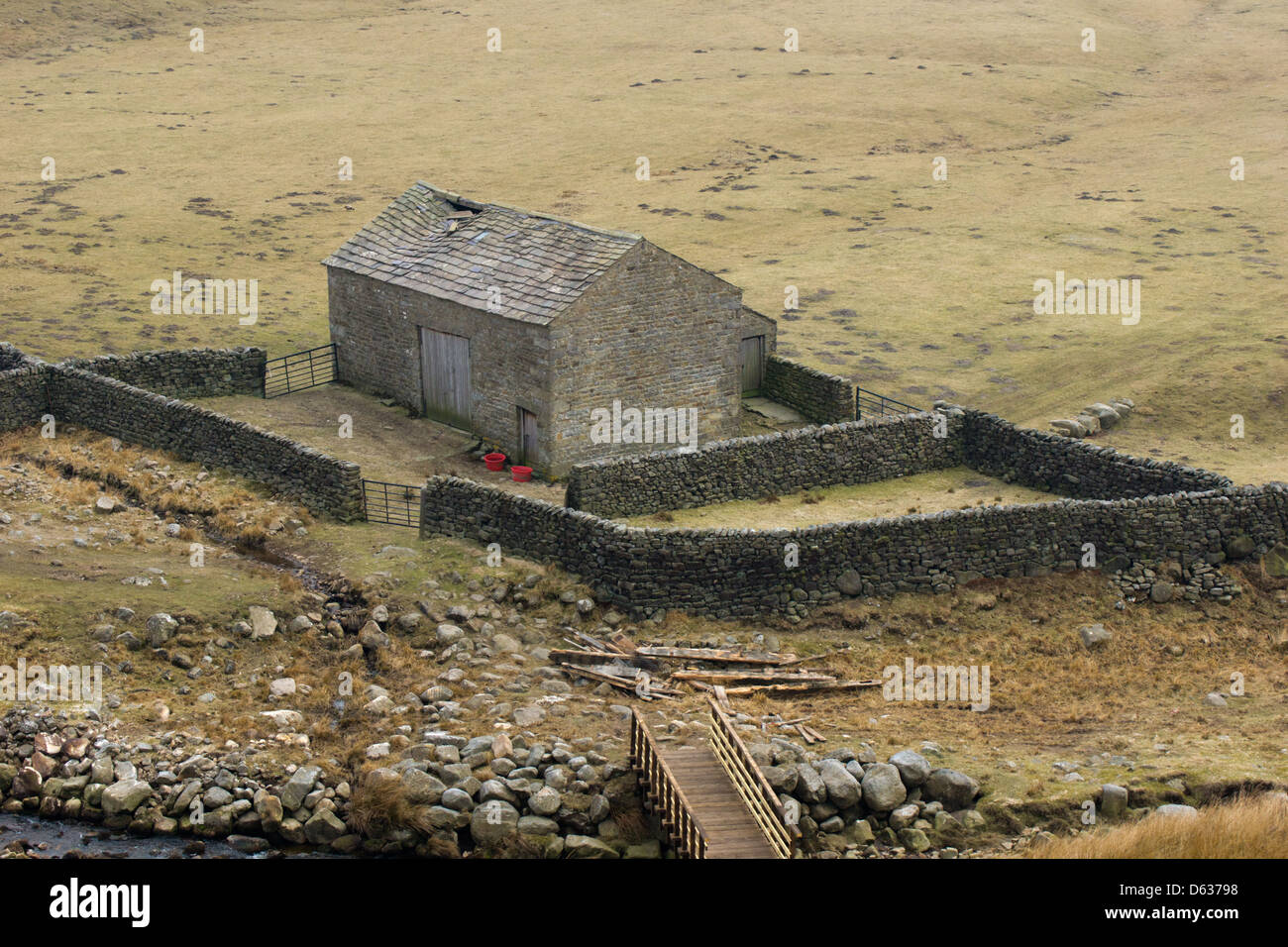barn in the forest of bowland Stock Photo Alamy