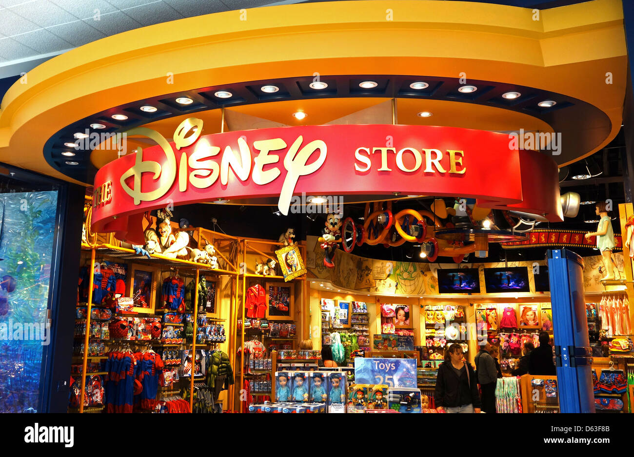 Disney store hi-res stock photography and images - Alamy