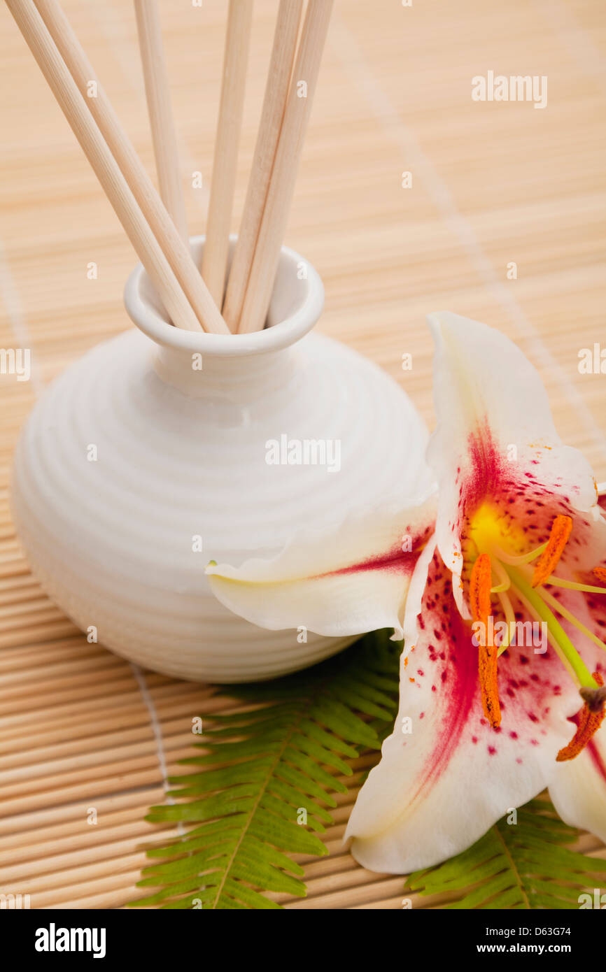 Lily in vase spa hi-res stock photography and images - Alamy