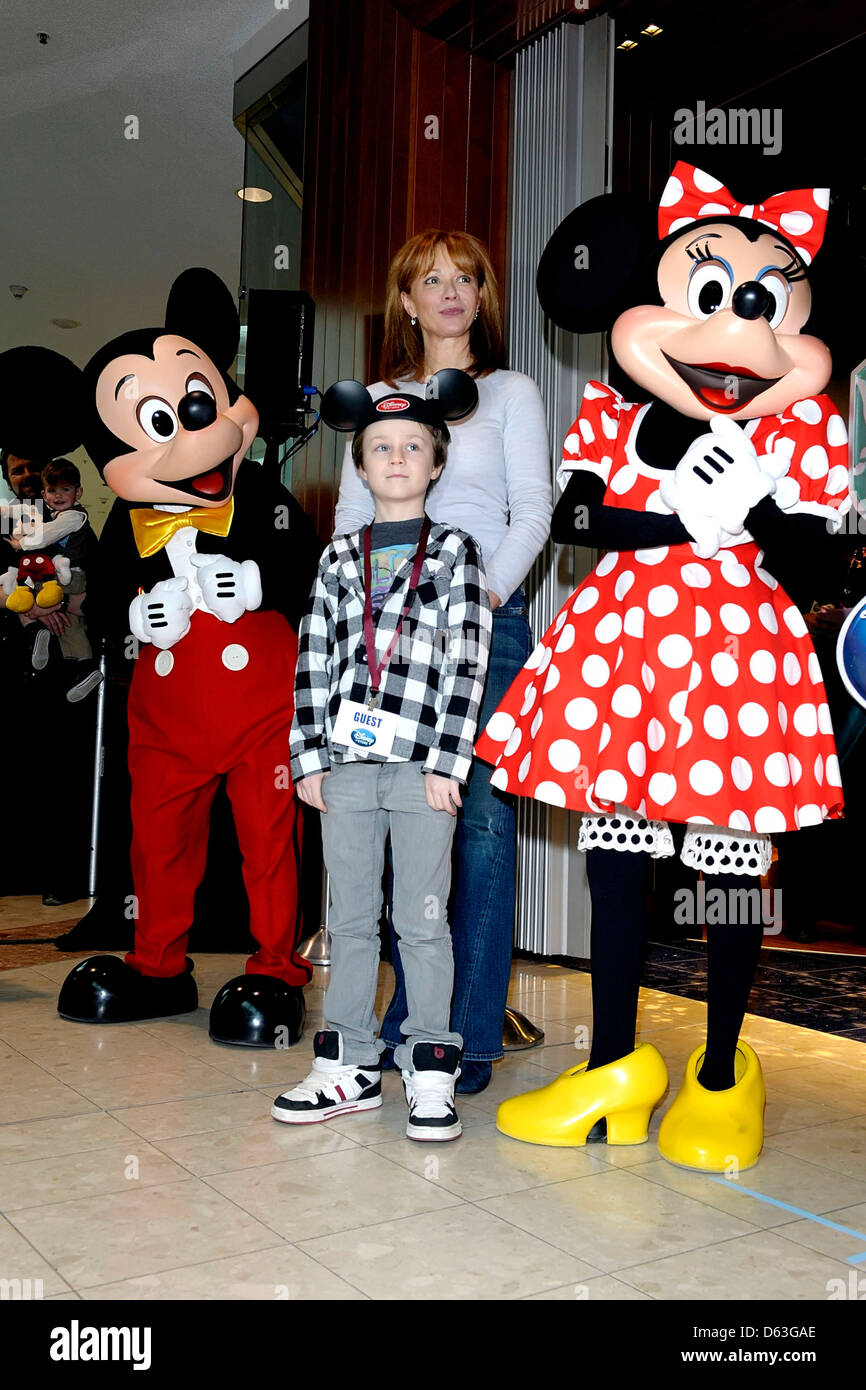 Lauren Holly and son Azer Greco attend the Disney Store re-launch at Square One Shopping Mall in Mississauga Mississauga, Stock Photo