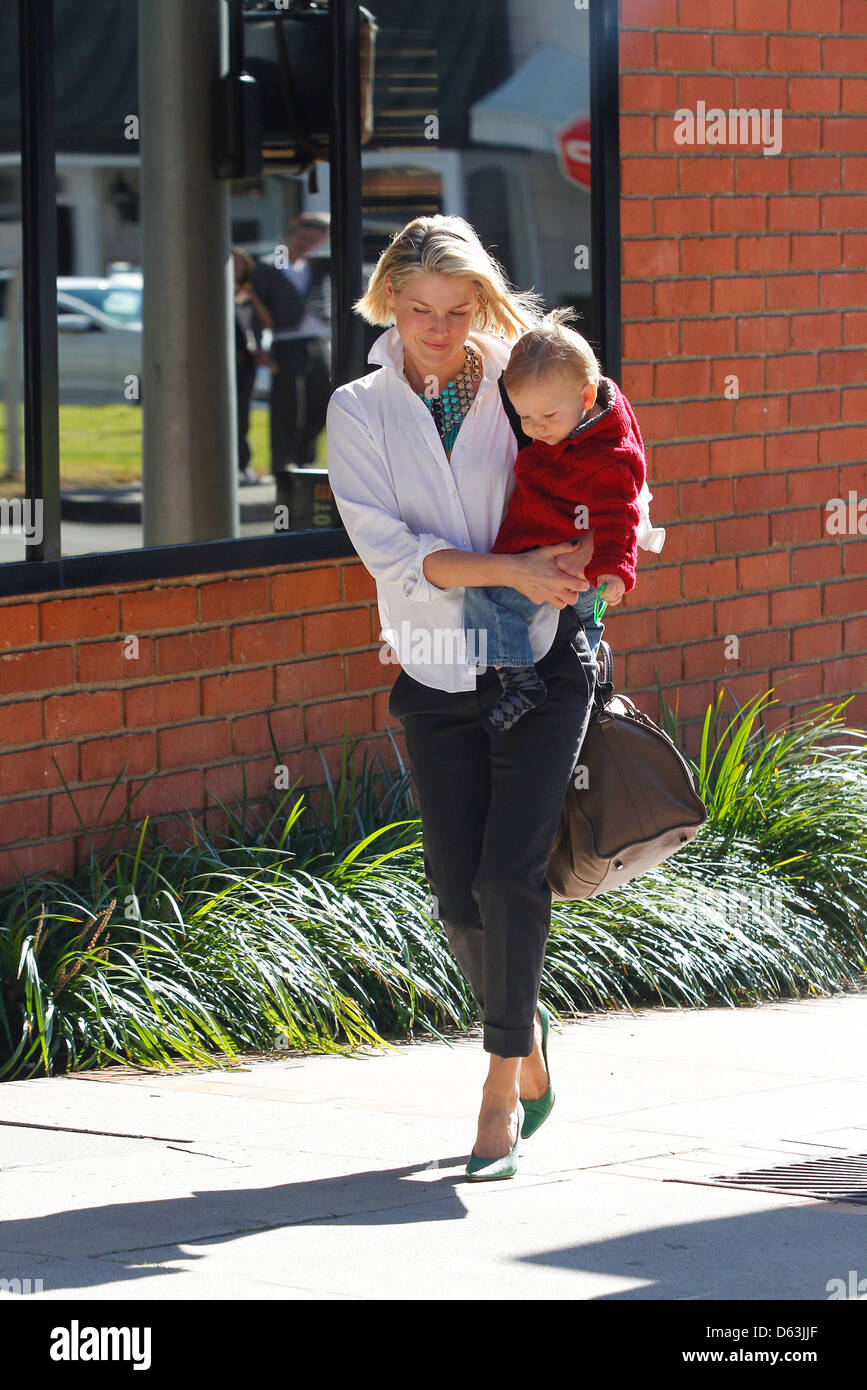 Ali Larter takes her son Theodore to the Doctor in Brentwood Los(00)