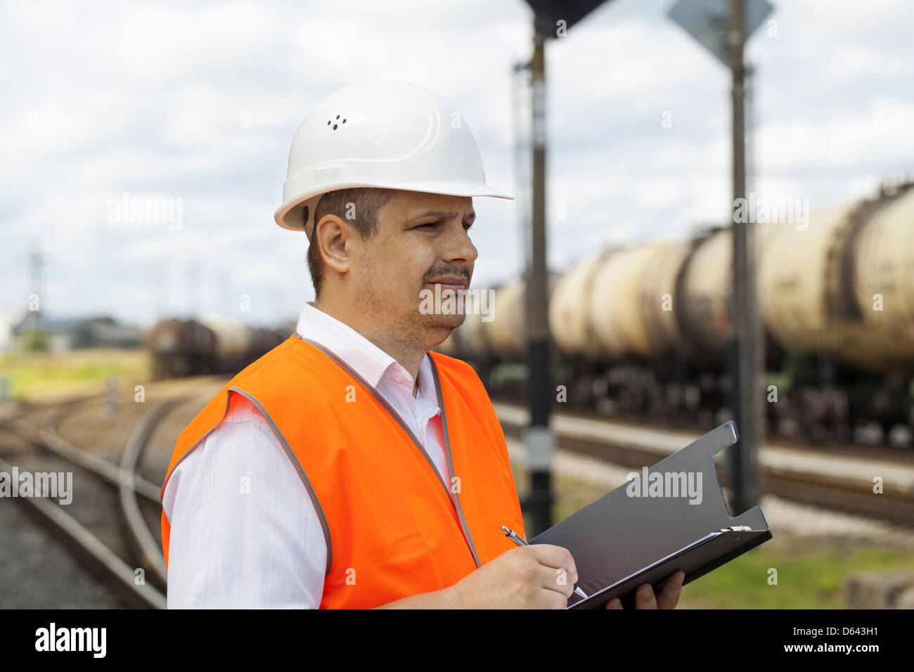приемосдатчик груза ржд. профессия бригадир-путеец. путейцы монтеры. монтер пути ржд. путейцы метрополитена.
